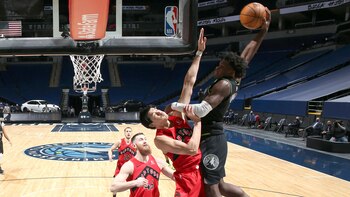 La volcada del año en la NBA desde todos los ángulos: la espectacular jugada de Anthony Edwards que deslumbró a LeBron James