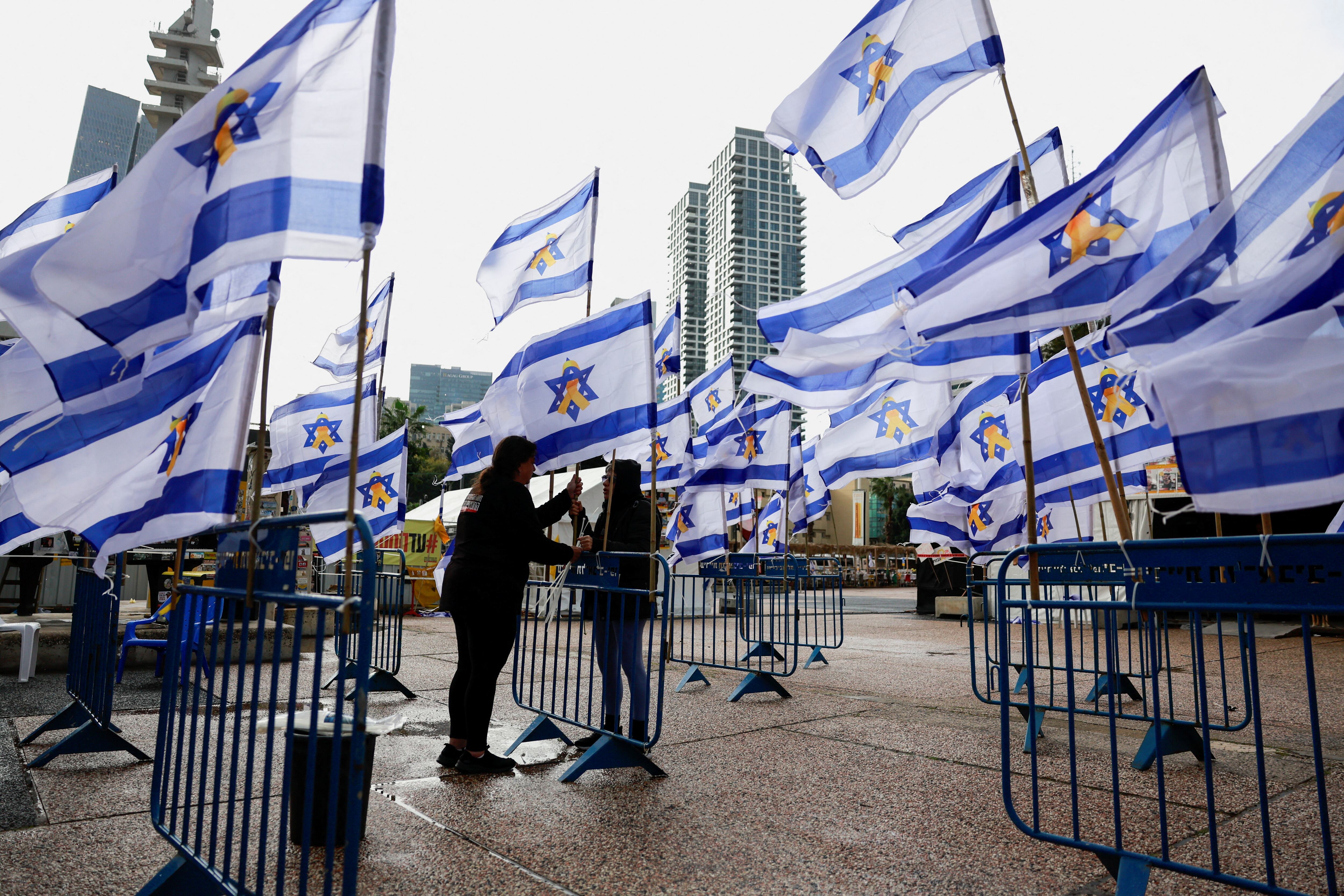 La escritora egipcia expresó su apoyo a las víctimas israelíes del brutal ataque terrorista de Hamas del 7 de octubre de 2023 (REUTERS/Ammar Awad)