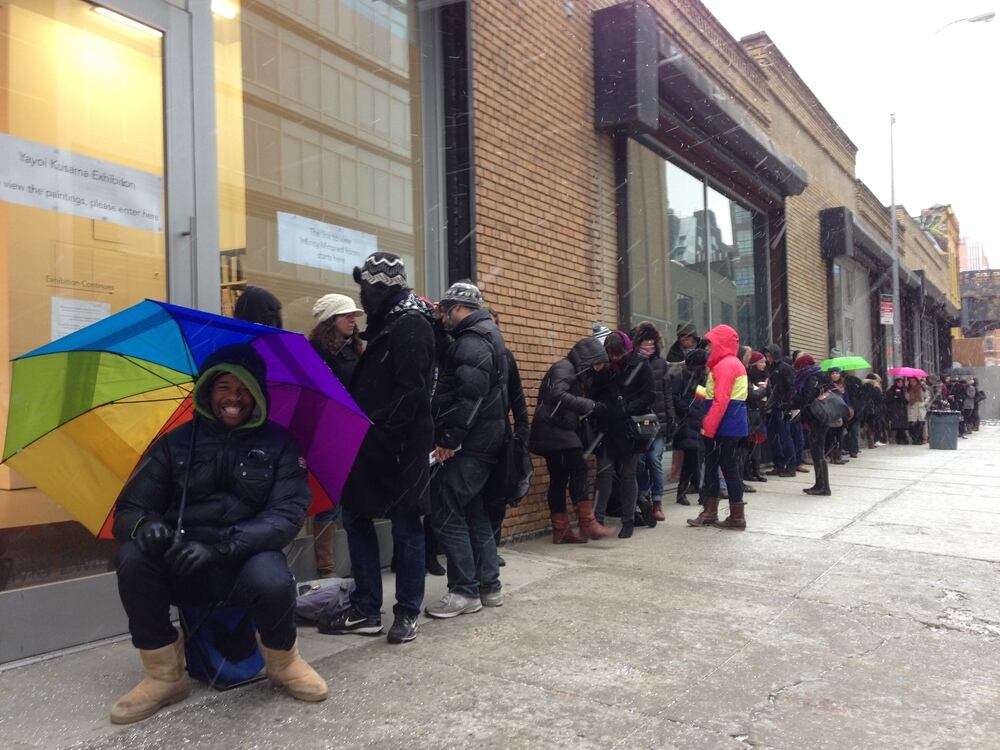 Robert Samuel revolucionó las tareas cotidianas con su empresa de espera en colas en Nueva York. (Sameolelinedude)