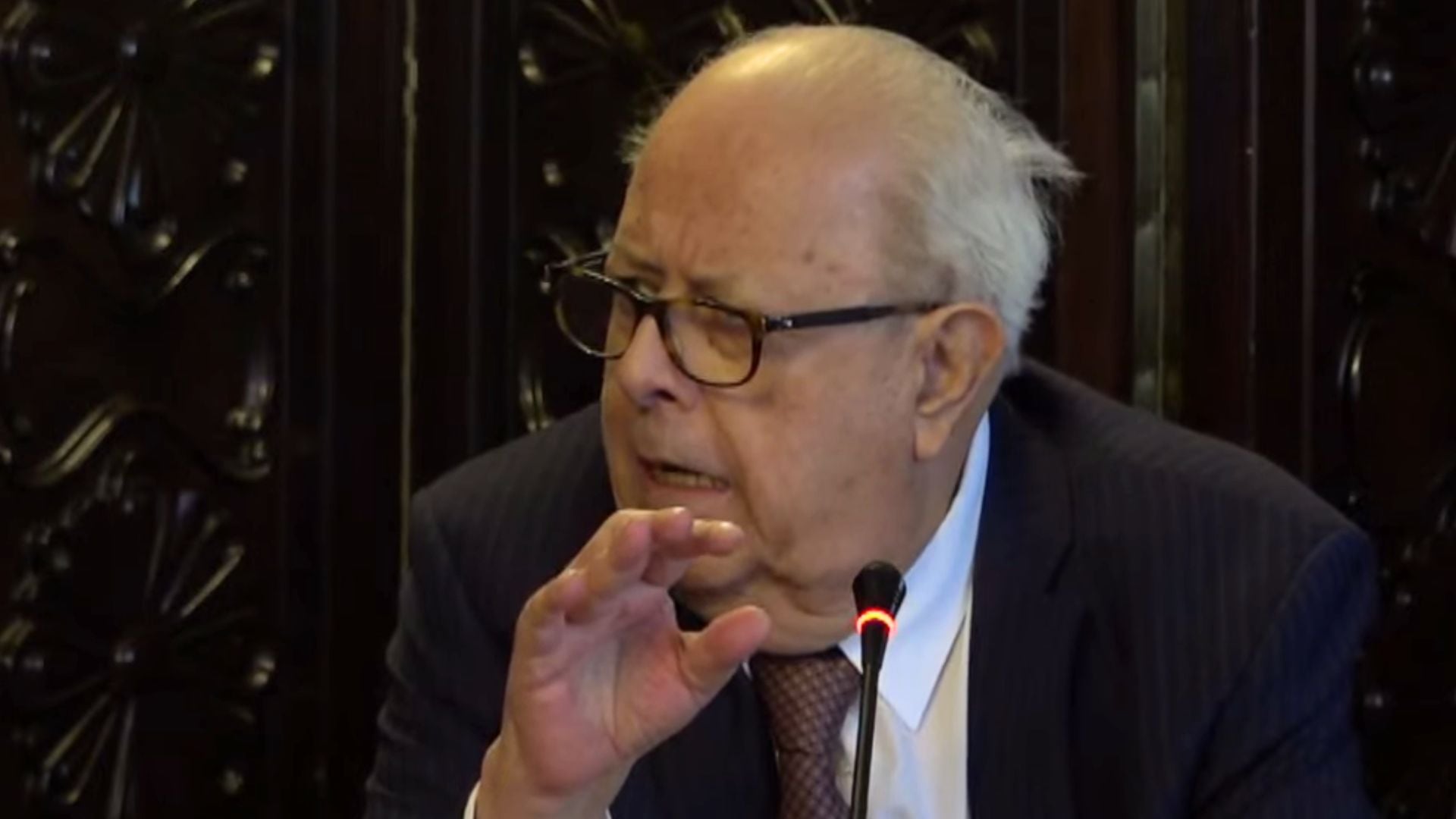 Julio Velarde señaló que el Gobierno debería observar las leyes y bloquearlas por su impacto en el Tesoro público. - Crédito Captura del BCRP