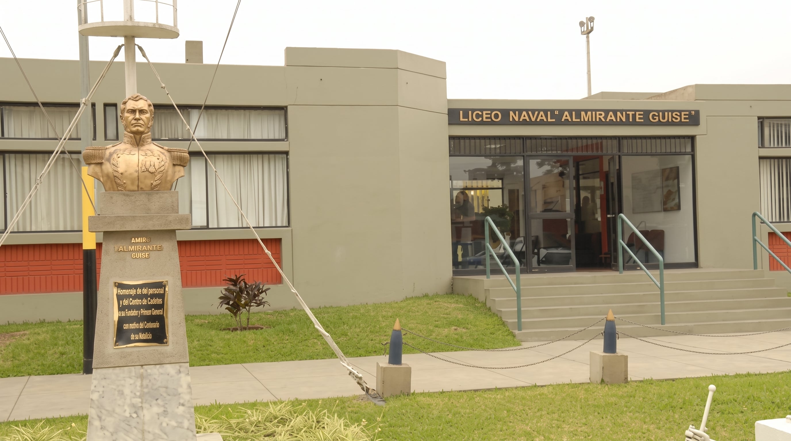 Una denuncia de la familia de un estudiante de cuarto de secundaria activó una investigación policial en el Liceo Naval Almirante Guise de San Borja. (Imagen Ilustrativa Infobae)