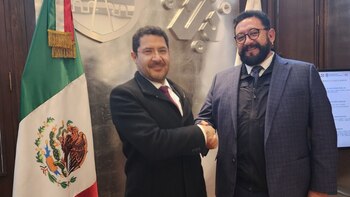 Martí Batres le da la