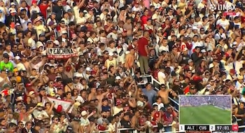 Hinchas de Universitario celebraron en el estadio Los Chankas con la derrota de Alianza Lima ante Cusco FC. - captura: L1 MAX