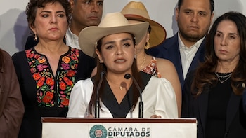 Grecia Quiroz insiste a Sheinbaum en que la FGR investigue el asesinato de Carlos Manzo; acusa ser revictimizada