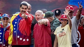 Detrás de las sonrisas hay