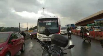 Se presenta bus varado