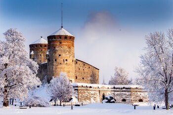 Vista invernal del castillo de
