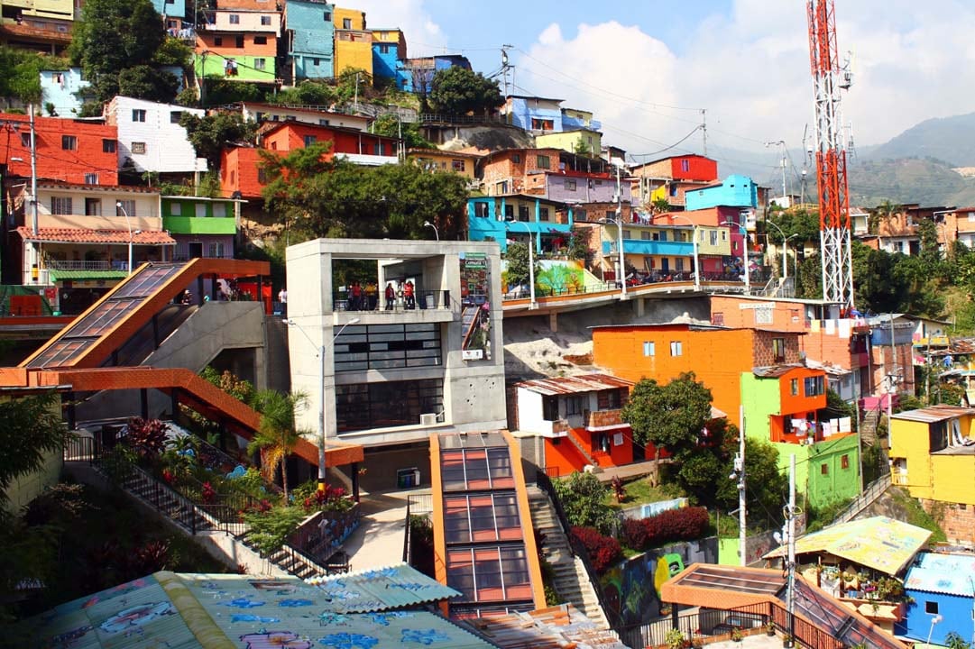Un muerto y un herido en un presunto intento de secuestro cerca a la Universidad Nacional en Medellín