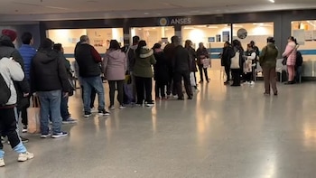 Largas filas y confusión para validar el certificado de discapacidad para viajar gratis: la aclaración del Gobierno