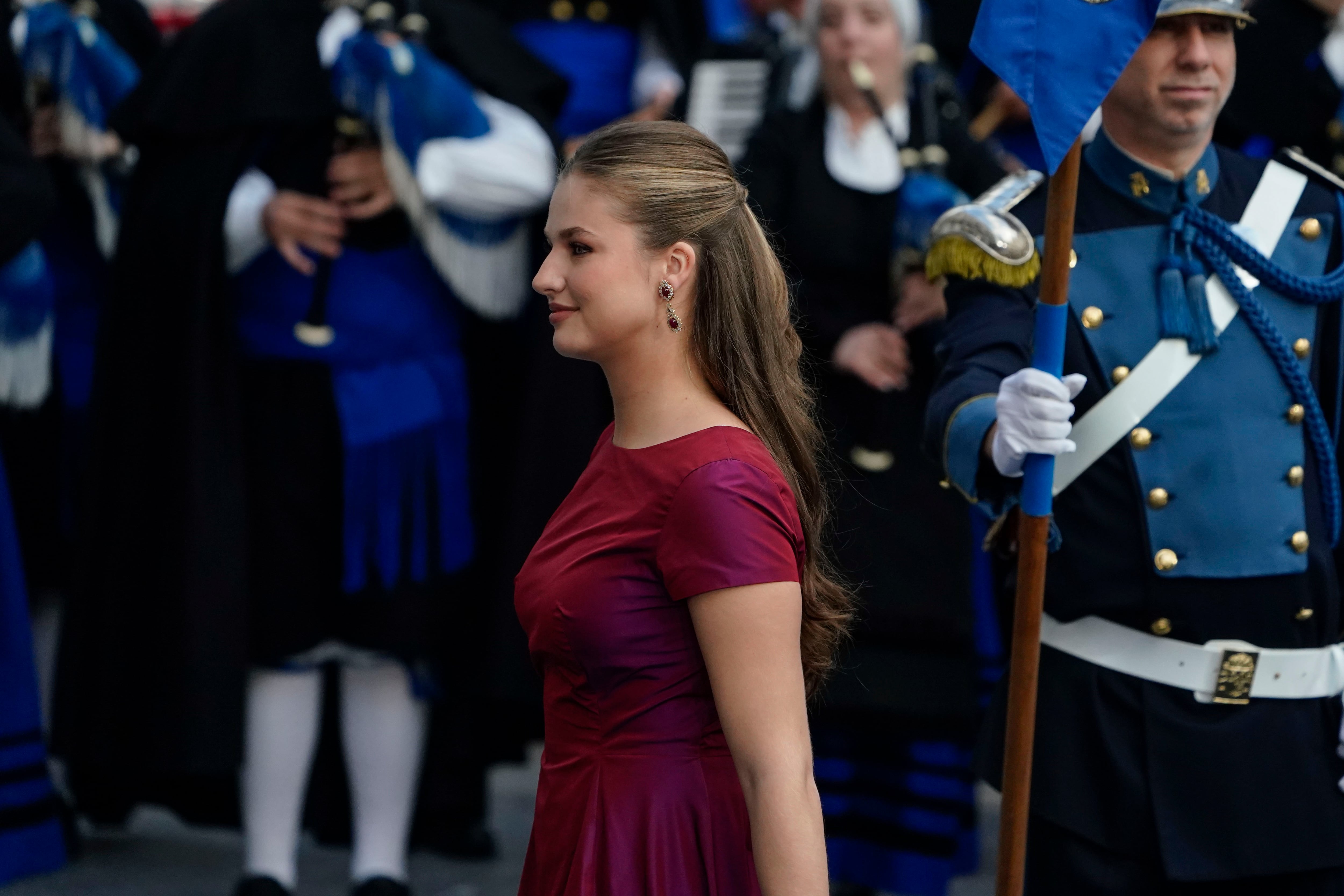 La princesa Leonor a su llegada a la ceremonia (EFE/Paco Paredes)
