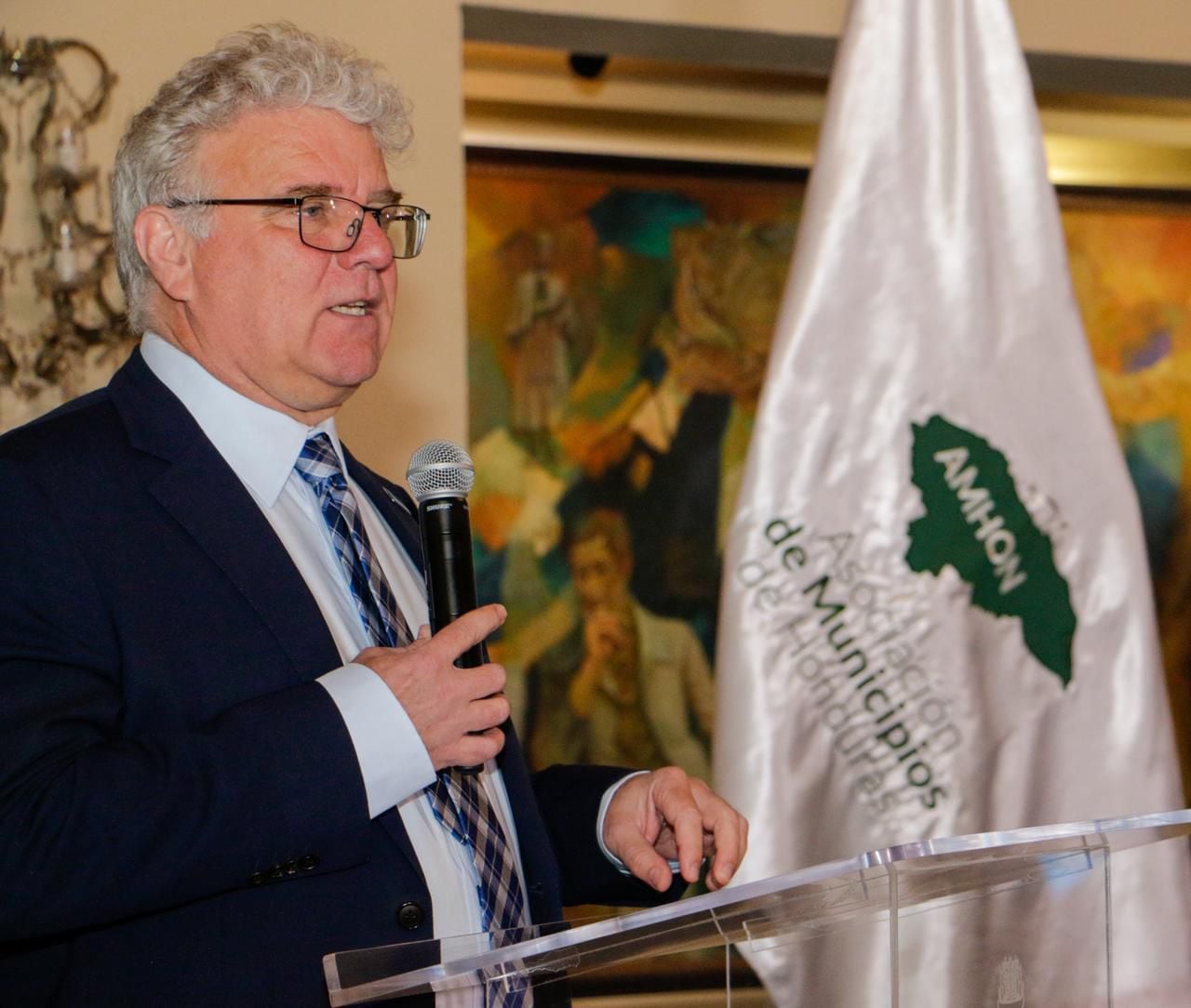 Estos acuerdos permitirán a los alcaldes gestionar directamente fondos para educación e infraestructura (Foto: Casa Presidencial)