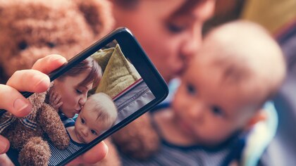 Cómo seleccionar el celular para una mamá poco tecnológica