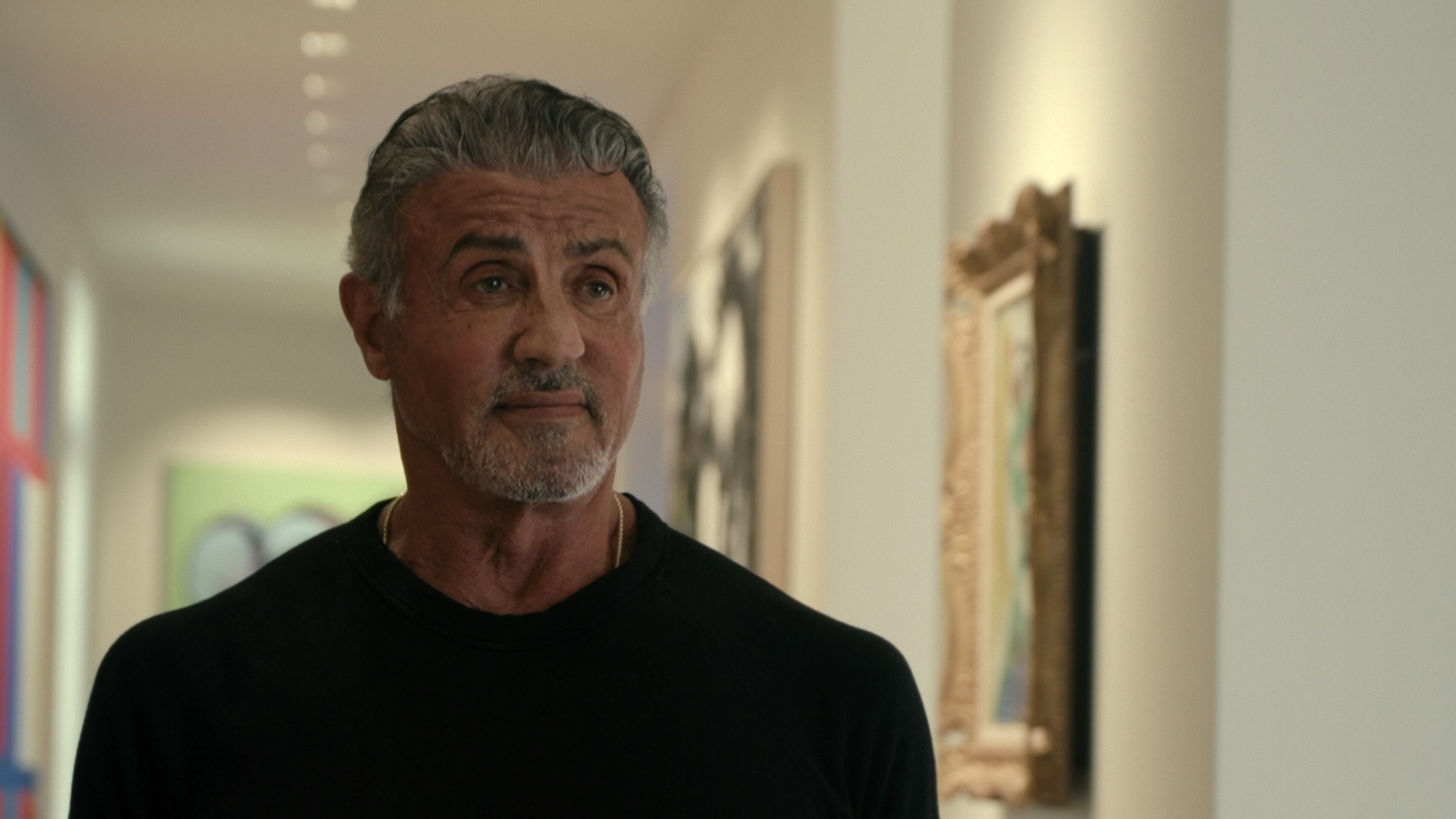 La venta de su perro Butkus por USD 40 marcó el límite de las privaciones de Stallone durante su etapa de indigencia (Créditos: Netflix)