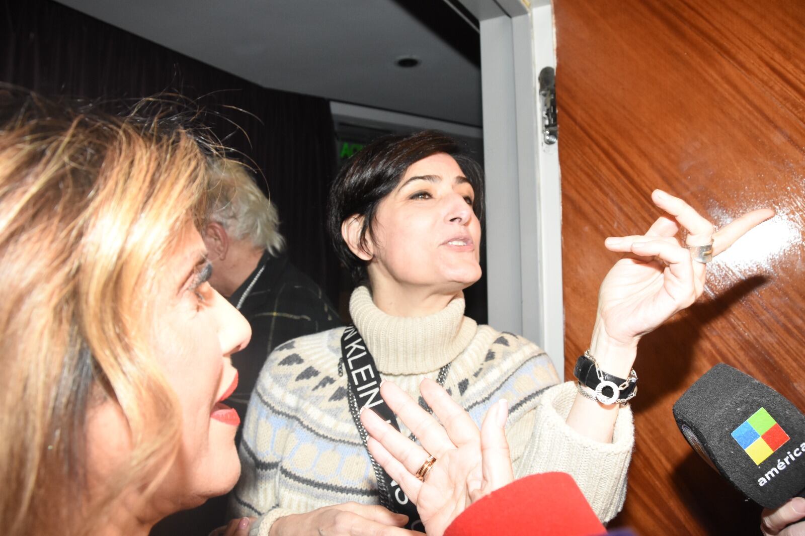 Cecilia Milone se most´ro en un momento acompañada por María Fernanda Callejón (Crédito RS Fotos)