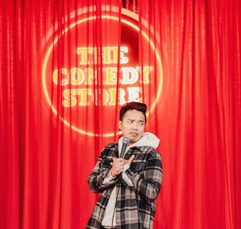 Alex Duong regresó al hospital para otra ronda de quimioterapia dos semanas antes de su muerte. (Instagram)