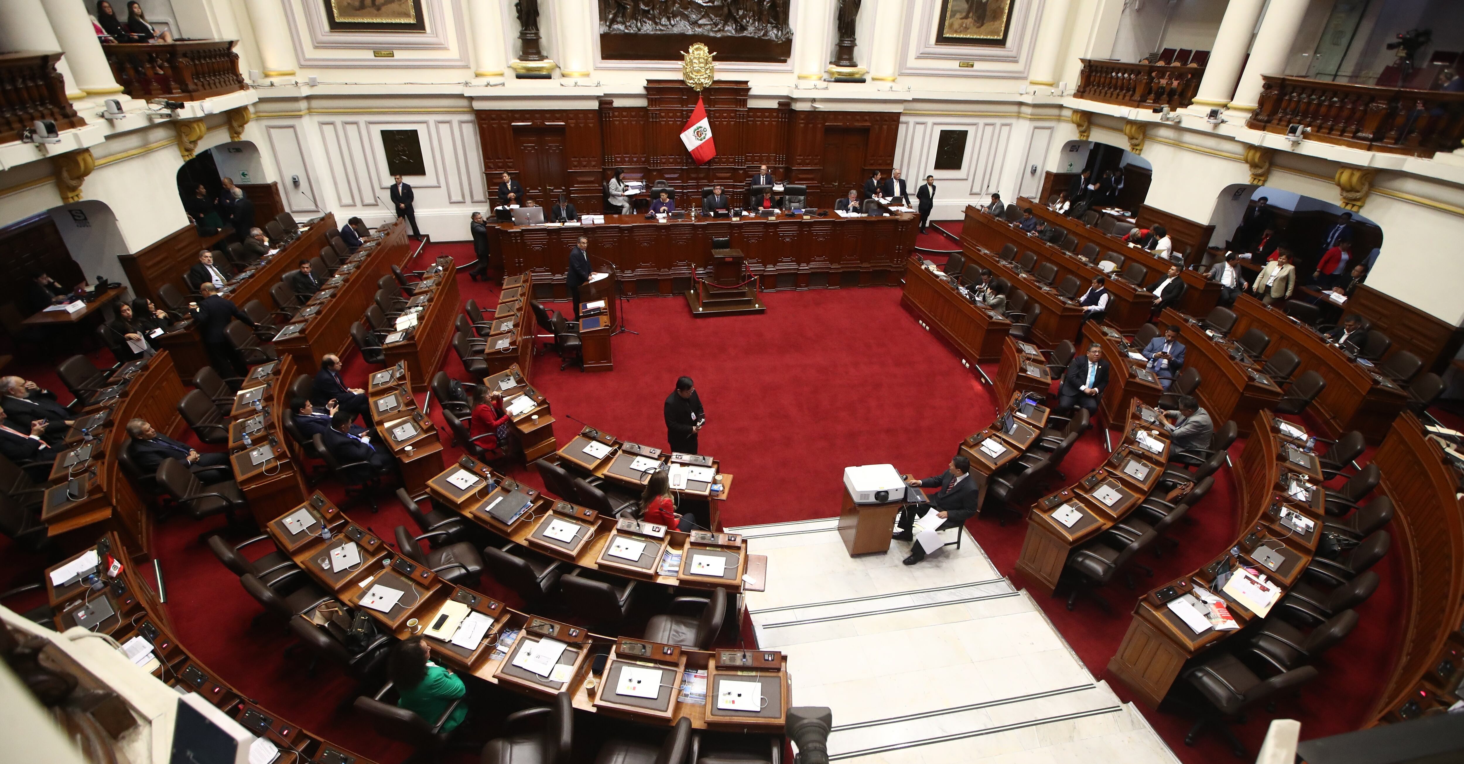Las elecciones marcan el retorno del Congreso bicameral en Perú, con la elección simultánea de diputados y senadores entre una amplia oferta política.