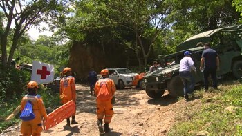Catorce mineros atrapados por accidente