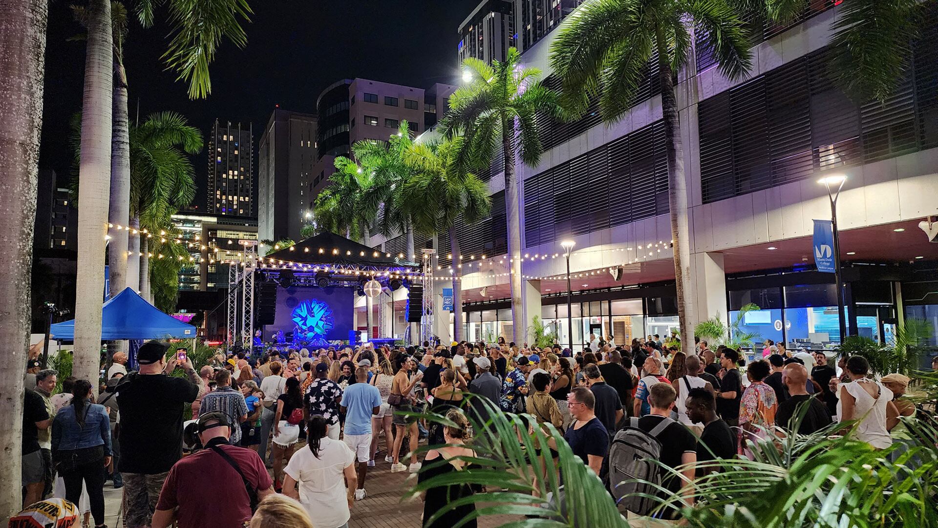 El encuentro se destaca por ser un ‘festejo’ al aire libre, que incluye comida, fiestas y música (Nacho Films)