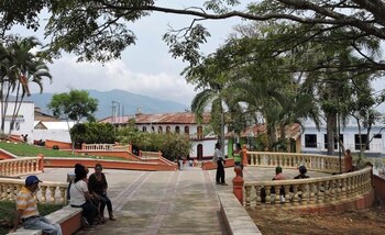 Icononzo se encuentra rodeado por