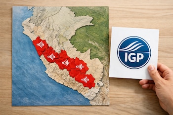 Mapa físico de Perú, con regiones destacadas en rojo y símbolos de ondas sísmicas. Una mano sostiene el logo del Instituto Geofísico del Perú.