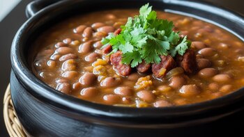 Prepare unos exquisitos fríjoles rancheros al estilo colombiano