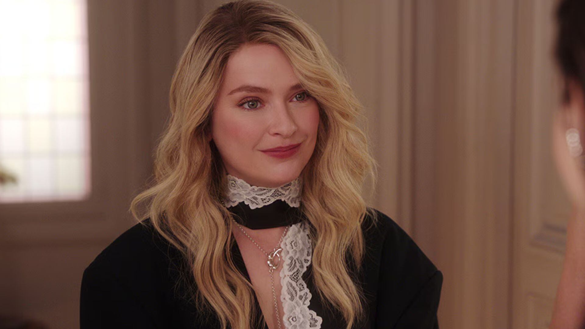 Previo al inicio del rodaje, Camille Razat reveló que ya no sería parte de