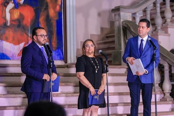 Más de 64,800 educadores de niveles prebásico, básico y medio recibirán el ajuste en sus salarios. (Foto: Presidencia Honduras)