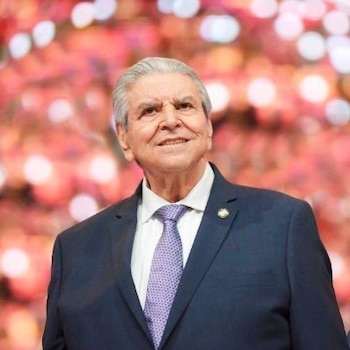 Carlos Aceves del Olmo consolidó