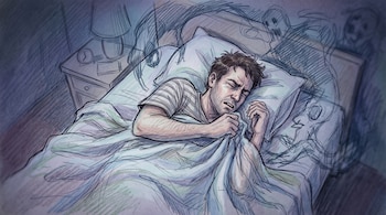 Ilustración a lápiz de un hombre acostado en una cama sujetando las sábanas, con sombras y rostros dibujados a su alrededor.