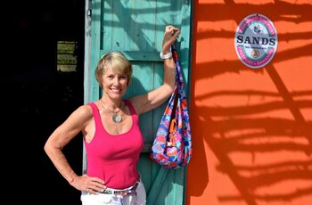 Suzanne Eberson Adams, reconocida por