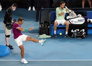 Rafael Nadal se impuso tras caer en los dos primeros sets