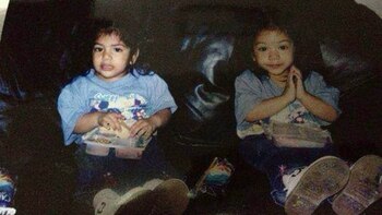 Devine Cruz, a la izquierda,