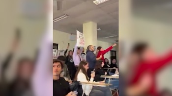 Un senador y un diputado de La Libertad Avanza daban una charla en la UBA y fueron echados por estudiantes de izquierda
