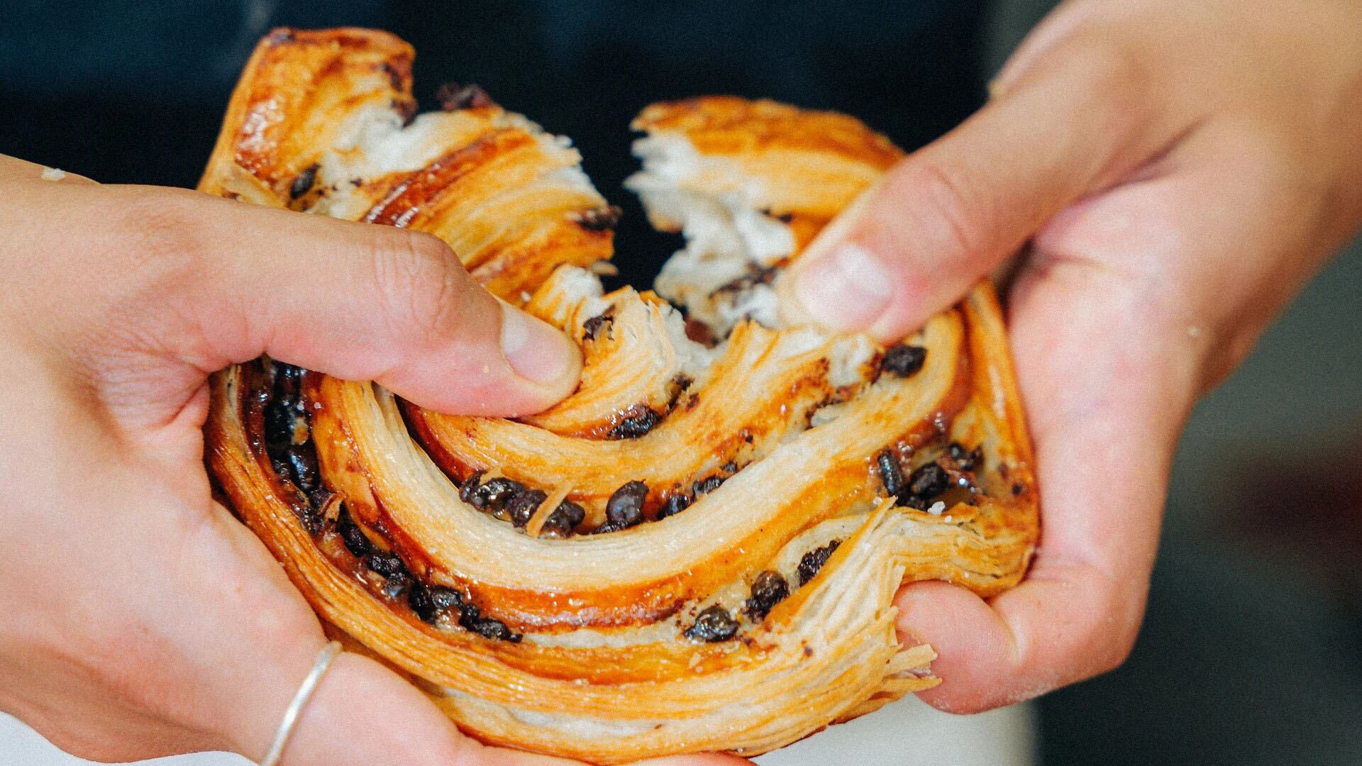 Guillotine Bakery presenta un adelanto especial por San Valentín en Chicago, acercando la repostería francesa de autor a los amantes del buen gusto (@guillotinebakery)