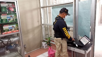 Un agente trabajando en La