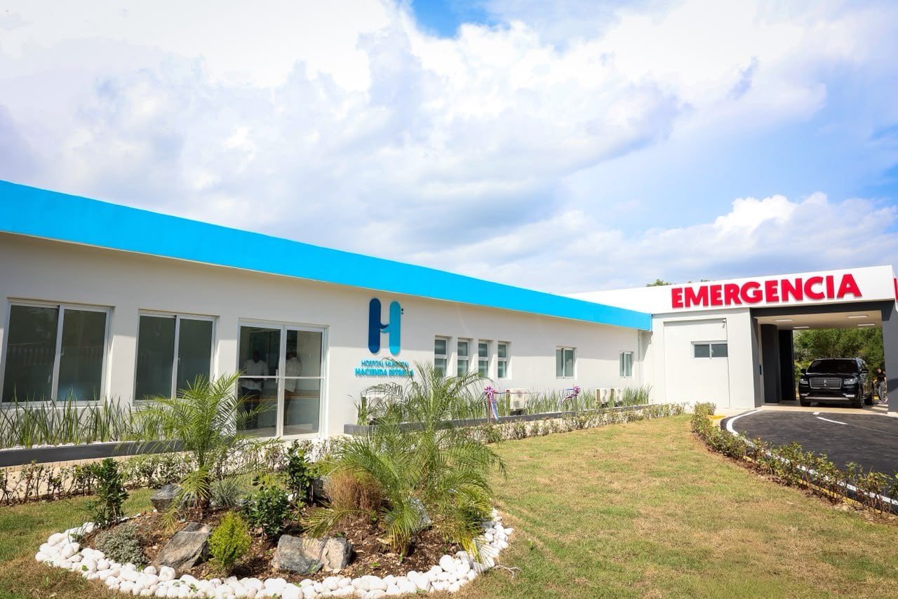 Gobierno dominicano inaugura el hospital renovado de Hacienda Estrella con una inversión de $1.8 millones