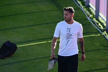 Saúl Ñíguez despidiéndose del Atlético