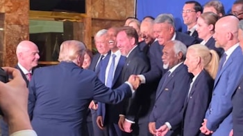 El saludo entre Donald Trump y Claudio “Chiqui” Tapia en Nueva York, a dos días de la final del Mundial 2026