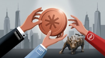 Ilustración conceptual de manos corporativas sosteniendo una moneda luminosa con el logo de Anthropic, con el toro de Wall Street y rascacielos difuminados de fondo.