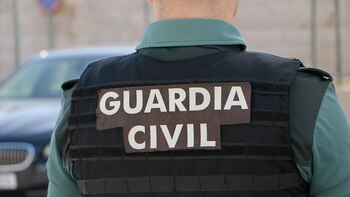 Condenado por agredir a un agente de la Guardia Civil al grito de "os voy a matar" en Roquetas de Mar (Almería)