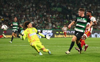 Memo Ochoa se estrenó como