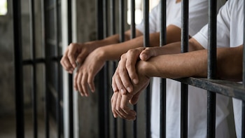 El Salvador: Condenan a treinta miembros de una estructura criminal, hasta 204 años de prisión