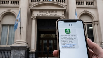 Alerta por una nueva estafa virtual: cómo es el engaño que usa la imagen del Banco Central para robar ahorros