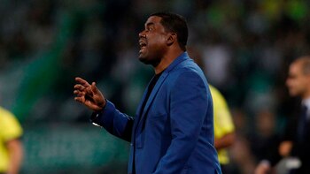 En la imagen, el entrenador