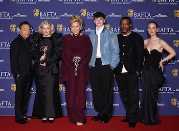El actor creció varios centímetros desde sus recientes apariciones este año y ahora se ve mucho más alto que su padre en la ficción, Stephen Graham (EFE/EPA/NEIL HALL)