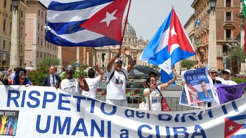 Cubanos protestaron en el Vaticano