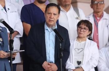 Autoridades y representantes médicos consensuaron 17 puntos para fortalecer el sistema de salud. (FOTO: Proceso HN)