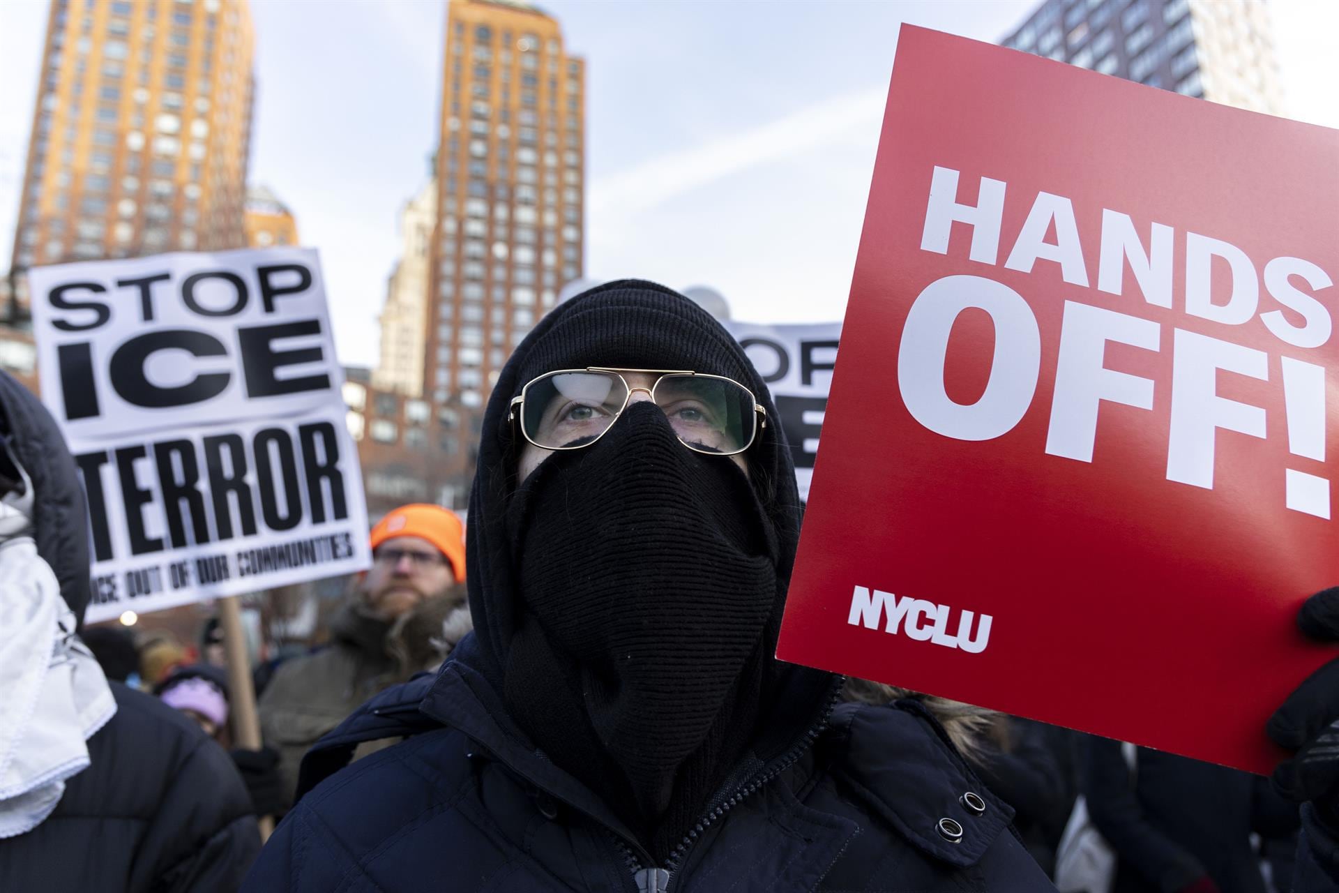 Los padres del enfermero muerto a tiros por agentes federales en Minneapolis subrayan que nunca sacó su arma