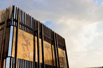 La arquitectura del estadio Yu’Va incorpora elementos zapotecos y mixtecos, resaltando la identidad cultural de Oaxaca.