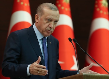 La organización paramilitar Lobos Grises se convirtió en uno de los principales seguidores del presidente turco, Recep Tayyip Erdogan (EFE/EPA)